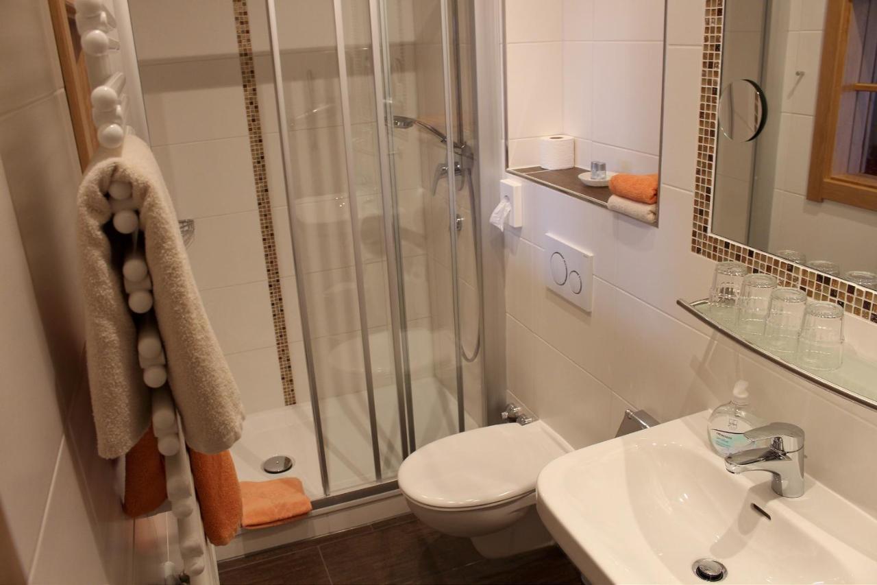 Basic Triple Room,1113058836:JPEG